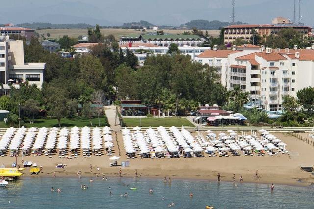 Larissa Beach Club Side Exterior photo